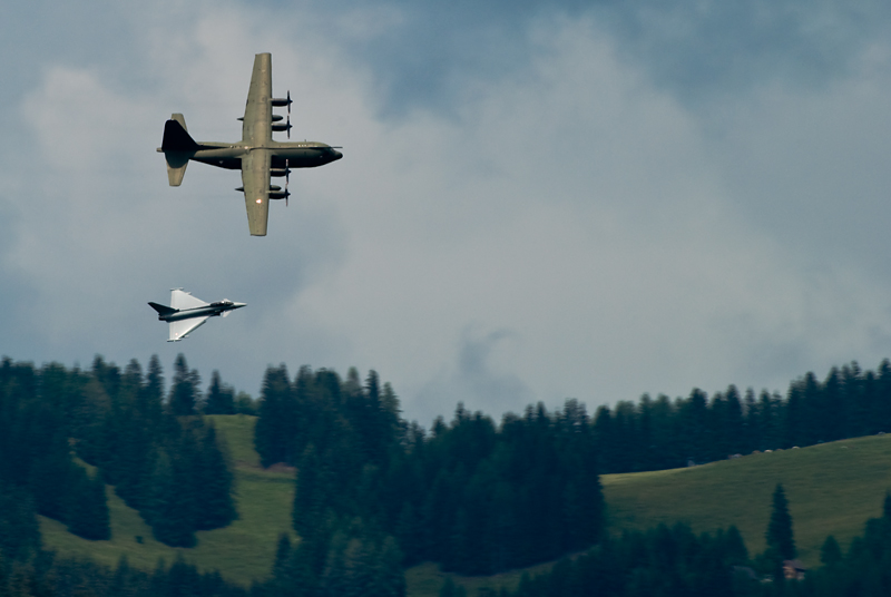 051_AirPower_Lockheed C-130K Hercules i Eurofighter EF-2000 Typhoon S.jpg